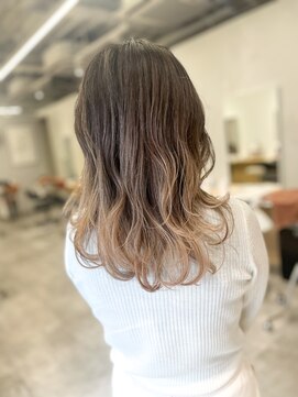 アヴァンス 京橋店(AVANCE) バレイヤージュグラデーション/ミルクティーベージュ@京橋