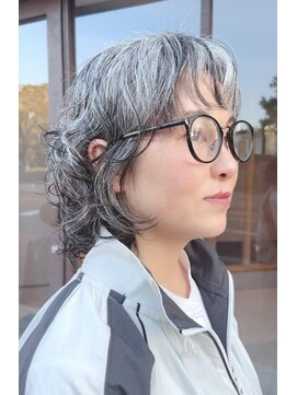 カミトヒト ふわふわパーマスタイル