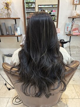 ヴィアンカ(Vianca) ロングレイヤー×オリーブグレージュ