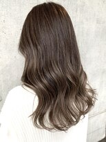 ユキ 八事(yukii) ハイライトカラー ロング ベージュ グレージュ 透明感白髪ぼかし