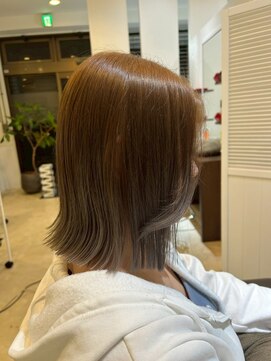 ループ ヘアーサロンアンドコミュニティー(LOOP) 外ハネボブ/ シルバーグラデーションカラー