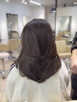 イリス 銀座(IrIs) 毛流れで魅せるアッシュベージュ/小顔ミディアムレイヤー