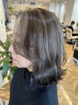 エルア(elua) 白髪ぼかしハイライト