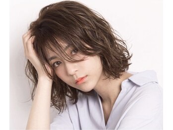 リリアン(Lillian)の写真/ダメージを最小限に抑えながら、自然な透明感をまとう大人のデザインカラー