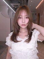 ソレイユトウキョウシブヤ(SOLEIL TOKYO shibuya) 顔まわりレイヤー×まろやかベージュ×シースルーバング