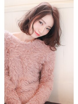 トゥッティ(tutti) ニュアンスカールが可愛いナチュラルなボブ