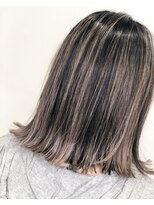 リーブル(Libre)&nbsp;外国人風コントラストバレイヤージュカラー