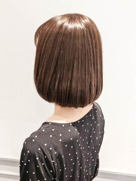 ミーティア バイ クアトロ(Meteor By QUATRO) 艶ボブ☆