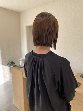 キュー(que) ぱつんとストレートボブ