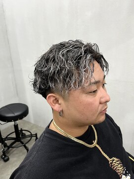 エヌ(N) ホワイトメッシュ×ツイストスパイラルパーマ