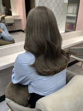 ジーナ 名駅(XENA.) 《karen》オリーブグレージ/グレージュカラー/レイヤー/韓国ヘア