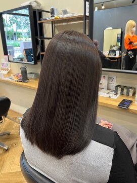 アルター(aL ter) グレージュ×Wカラー［イメチェン/外ハネボブ/美髪］長野歌穂