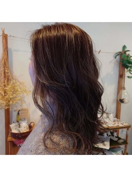 ウィス(WIS) ハイライト×イヤリングカラー×ロング