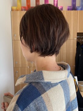 クラップス オル 金沢八景(CLAPS Ore) 金沢八景ショートボブイルミナカラー丸みレイヤーくびれショート