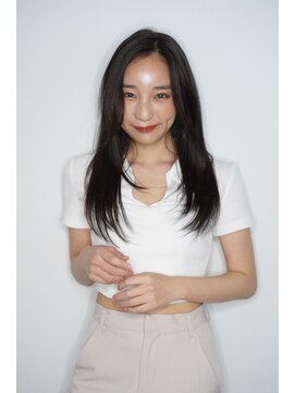 ルフュージュ バイ プロデュース 相模大野店(Refuge by Produce) 暗髪/レイヤーカット/長めバング