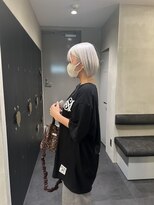 トイロ 新宿(Toiro) ホワイトカラー