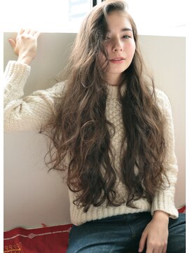 ナヌーク シブヤ(nanuk shibuya) ルーズ×アンニュイ◇北欧系◇外国人風ラフウェーブ◇アッシュ系