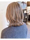 小顔イメチェン、モカブラウングレーベージュくびれレイヤーボブ