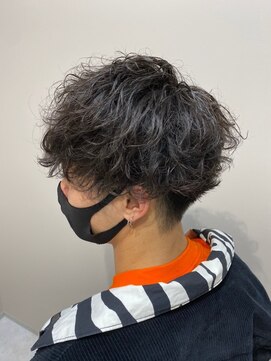 ヘアークリエイ トポライトウィロー 烏丸(Hair Create Polite willow) 20代30代メンズスパイラルパーマワイルドオシャレ感刈り上げ