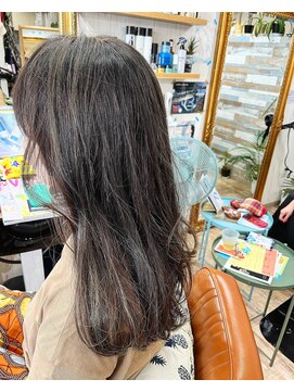 ハウオリ ヘアーワークス(Hauoli hair works) ホリゾンタルハイライト×ブルージュ