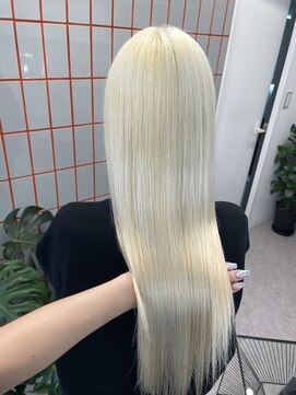 ペレ 渋谷(PELE) 黒髪/グレーベージュ/レイヤーロング/前髪パーマ/渋谷