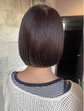 クララジャパン ナベシマ(CLALA JAPAN Nabeshima) ショートボブ大人ショートハンサムショート前髪ありグレージュ