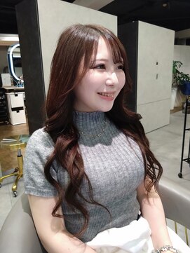 ニーナ ビューティーサロン(NINA Beauty Salon) 上品ロングヘア