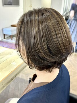 ファイブシーン アオヤマ(5SCENE AOYAMA) ショートボブ前髪なし骨格カットショート襟足大人ショート