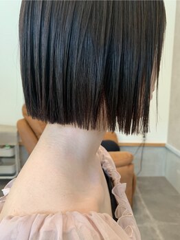 アノニム(Anonyme)の写真/【坂ノ市】髪質改善ストレートで毛先まで艶やかで上質なストレートヘアを実現！柔らかで自然な仕上がりに☆