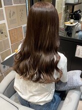 《ヘアケアソムリエ》ケアを通じて美しい髪を実現するスペシャリスト（オージュアソムリエ）