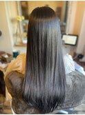 30代×ロング×グレージュカラー