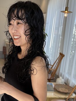 カート(Curt)の写真/デザインと似合せ両方を叶える無造作パーマが人気◆ラフな質感で色気を引き出す提案を致します！