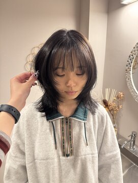 チャプター 問屋町(chapter) ケアカラーオリーブグレージュ顔まわりミディアムレイヤーカット