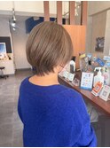 ショートボブ