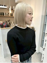 ナウアズ(now as.)&nbsp;切りっぱなしボブ×white beige【Emma】【now as.明石】