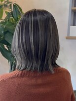 ルーチェ(Lu-che) 切りっぱなしくびれボブ×バレイヤージュグレージュカラー