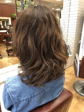 ジュール ドゥJour doux ディレクター今嶋　ラフなパーマはウェーブで！