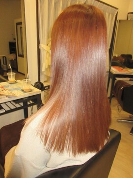 コア フィール ア デイ(COIFFURE A DAY) 【M3D見附今町】ピンクレッド