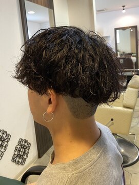 ルシードスタイルビーシャイン(LUCIDO STYLE B SHINE) 豊橋ビーシャイン★波巻きスパイラルパーマ