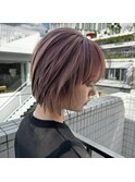 ピンクベージュ