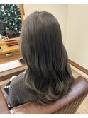 オリーブベージュ