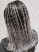 アールシリウス(R,SIRIUS)&nbsp;シルバーカラーの外国人風バレイヤージュ