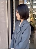 ローレイヤーを楽しむ前上がりボブ