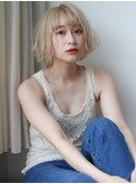 大人小顔艶髪金髪内巻きボブディホワイトブロンド美髪ハイライト