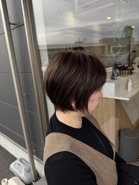 アース 四街道もねの里モール店(EARTH coiffure beaute) 艶感ショート