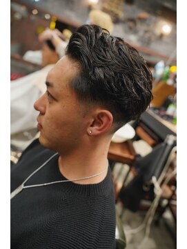 フォーコーナーズカットショップスリーセント 栄(FourCornersCutShop 3/cent) テーパーフェード