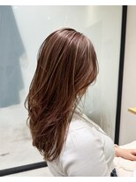 ファムバイアヴァンス(Femme by AVANCE.)&nbsp;大人可愛いコーラルピンク×巻き髪ロング