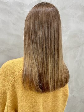 ソーコ 渋谷(SOCO) 大人アッシュミルクティーベージュカラーボブ（徳竹）