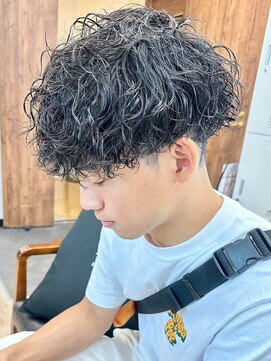 ウェイビーエフティフィフス 横浜西口(WAVEY ft.fifth) ツイストスパイラルパーマ波巻きスパイラル刈り上げマッシュ