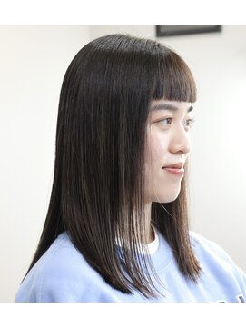 ウィスカーヘアー(whisker hair) ミディアム　ハイライト